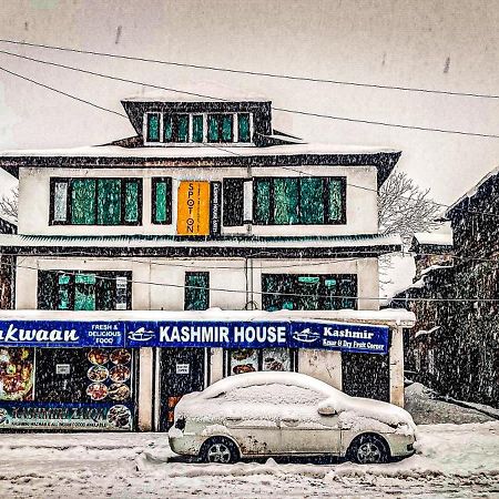 Kashmir House Pahalgam Hotel Bagian luar foto