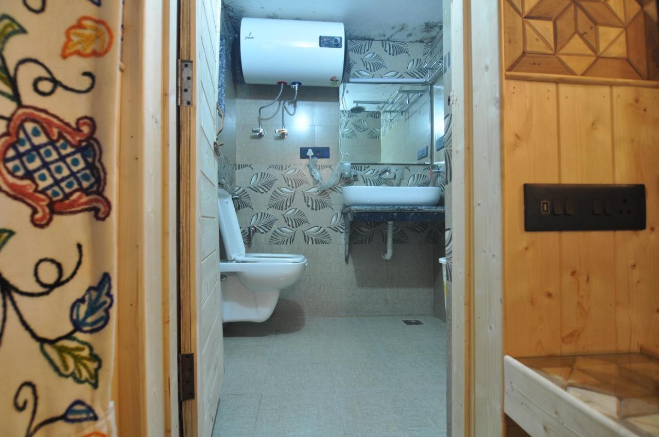 Kashmir House Pahalgam Hotel Bagian luar foto
