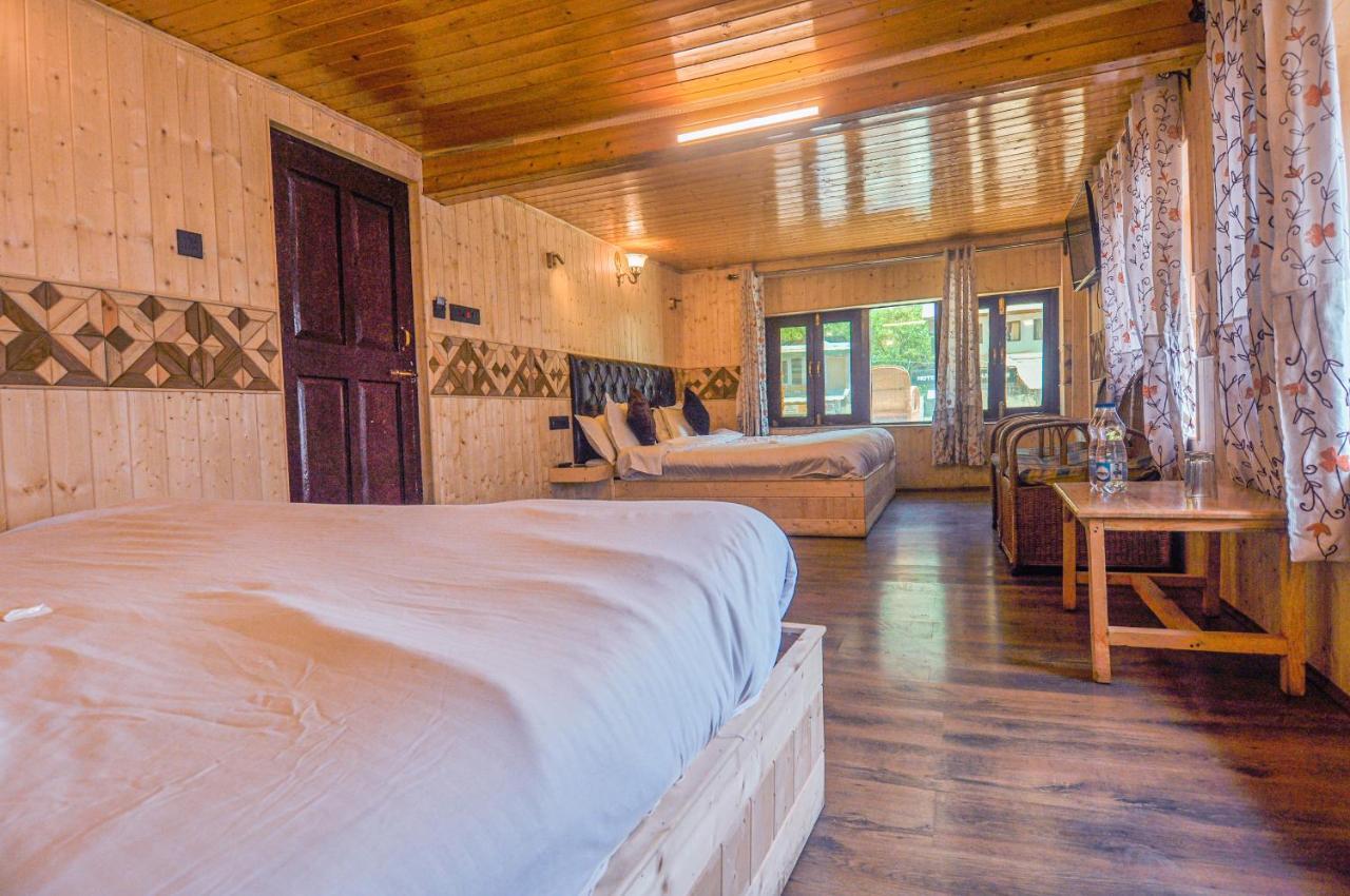 Kashmir House Pahalgam Hotel Bagian luar foto